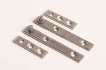 Speun voor 1 deurtje 70mm blank ijzer onbehandeld zowel links als rechts te gebruiken