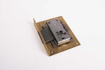 Slot achter inlaat 20 t/m 100 mm massief messing Rechts zs