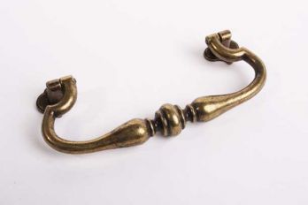 Meubelgreep brons antiek 96mm klassiek zamac 119mm breed