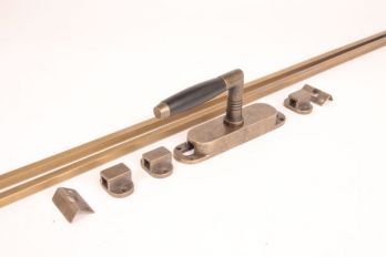 Krukespagnolet tonmodel brons antiek met zwart ebbenhout incl. stangen