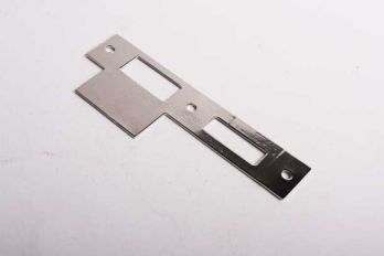 Sluitplaat blinkend nikkel voor dag- en nachtsloten of wc-sloten gemaakt van messing 127x44mm