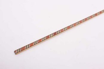 Inleg fineer strip van hout voor marquetrie diagonaal rood, geel. zwart en wit per 2