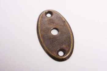 Slotplaatje voor kruisbaard sleutel van een insteekslot brons antiek
