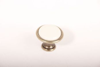 Knop wit porselein 29mm met brons antiek voetje