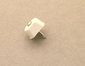 Plankdrager 15mm wit of bruin plastic met nagel per 12 stuks