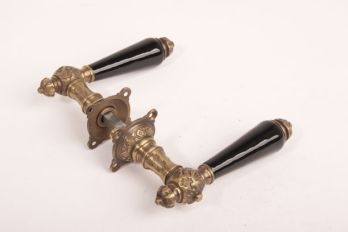 Klassieke deurkruk antiek brons met porselein en rozetten 140mm