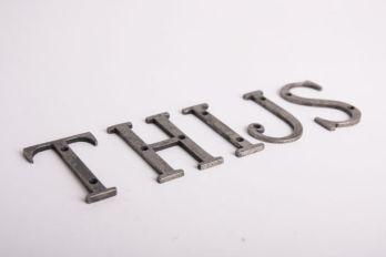 Huis letter zilver antiek A-Z 75mm
