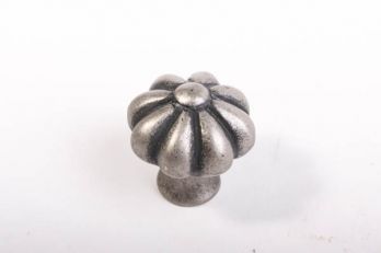 Klassiek knopje kroon zilver antiek 30mm met ronde voet